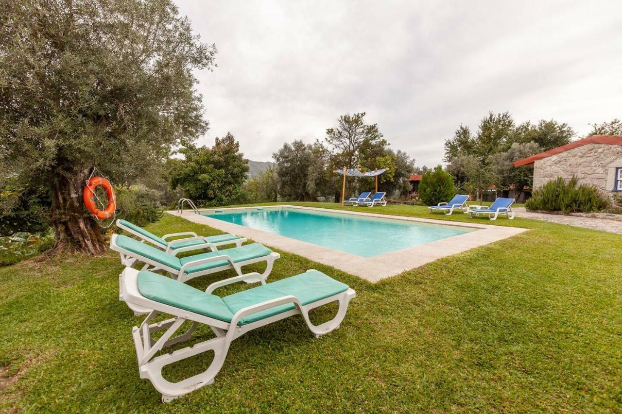 Eido Do Carvalhoso - Casa De Campo Em アルコス・デ・ヴァルデヴェス エクステリア 写真